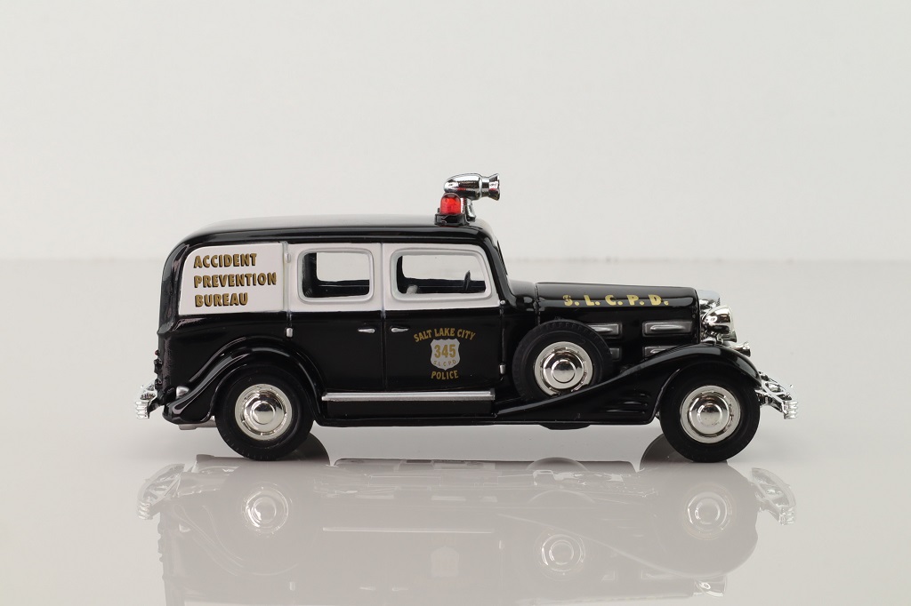 Matchbox Collectibles DYM38021; 1933 Cadillac V16; Salt Lake City Police Department